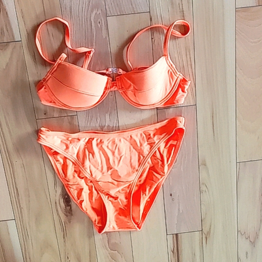 Bikini set by DCRA